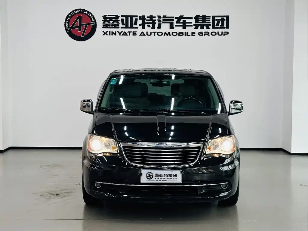 Chrysler Grand Voyager 2014 — фото 3