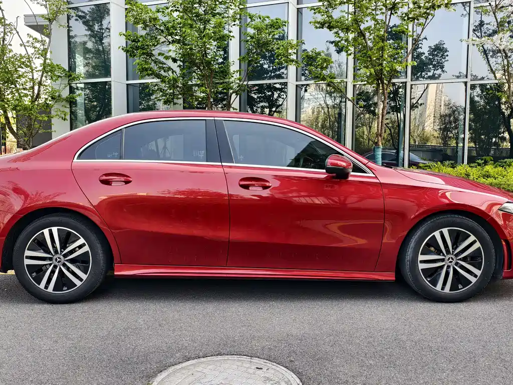 Mercedes-Benz A-Class 2019 — фото 15