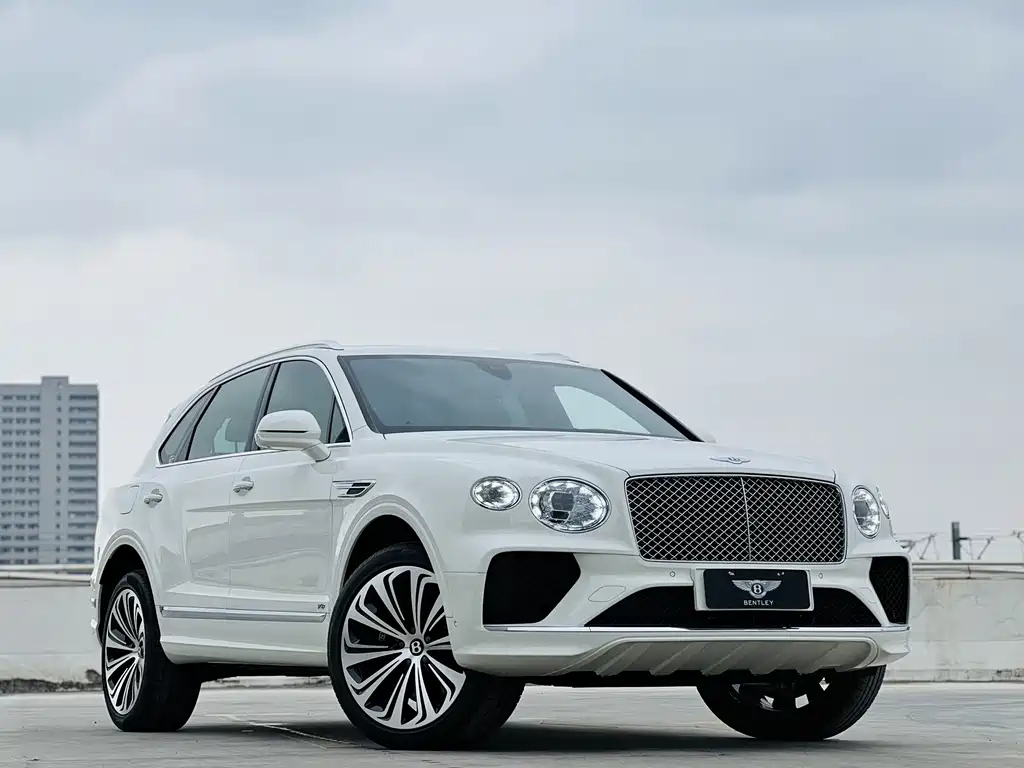 Bentley Bentayga 2022 — фото 4