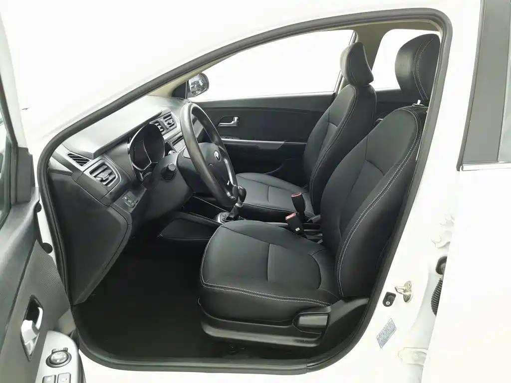 Kia K2 2015 — фото 10