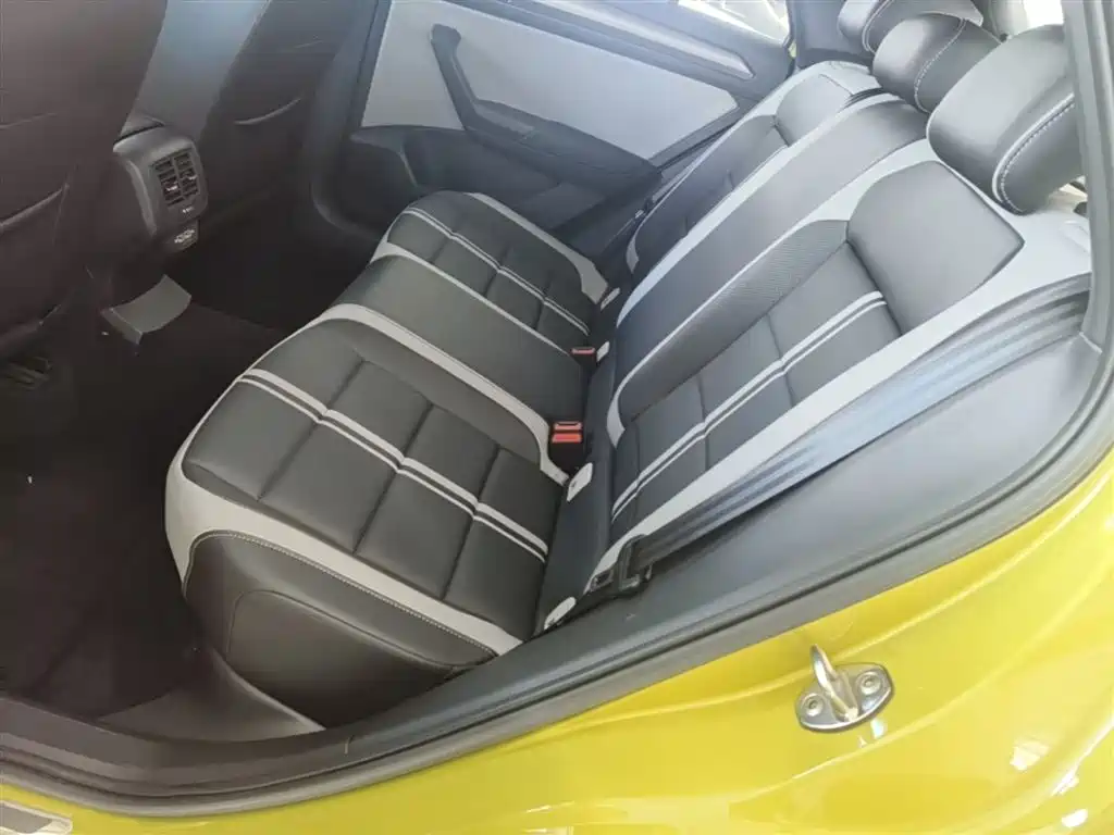 Volkswagen T-Roc 2023 — фото 17