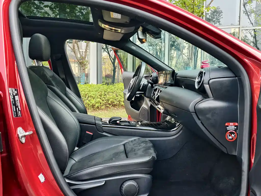 Mercedes-Benz A-Class 2019 — фото 33
