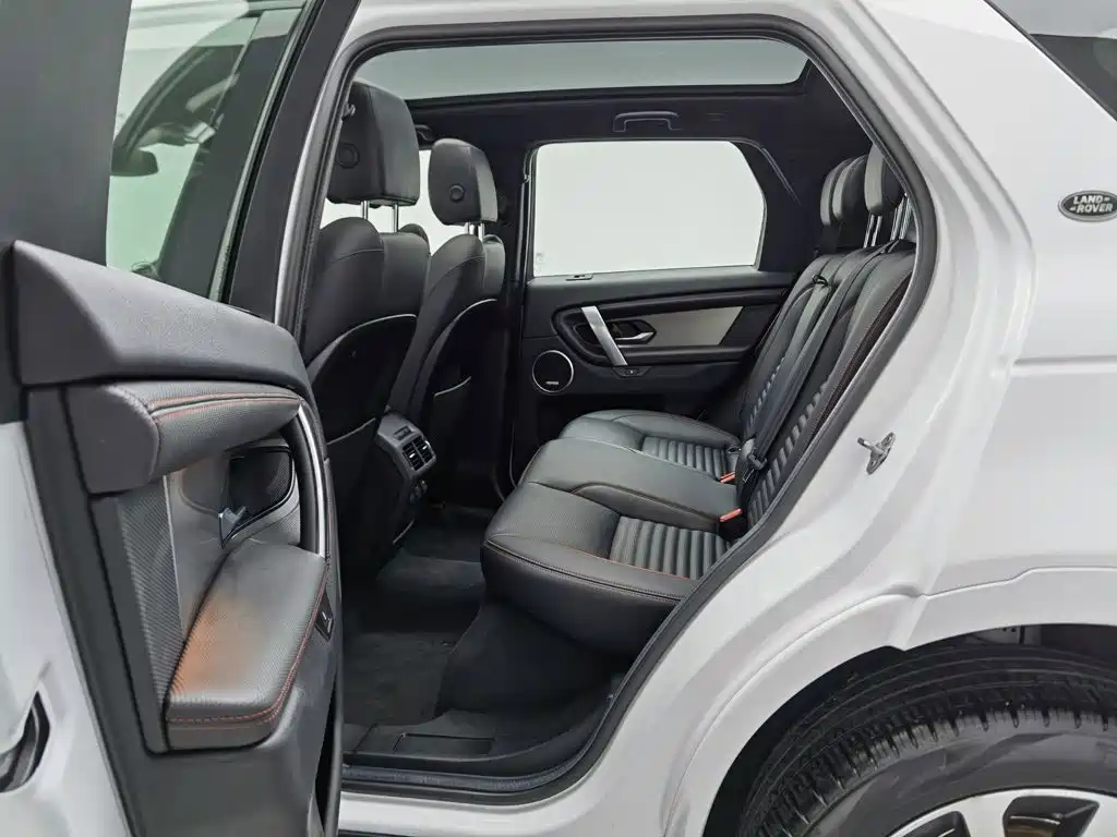 Land Rover Discovery Sport 2023 — фото 15