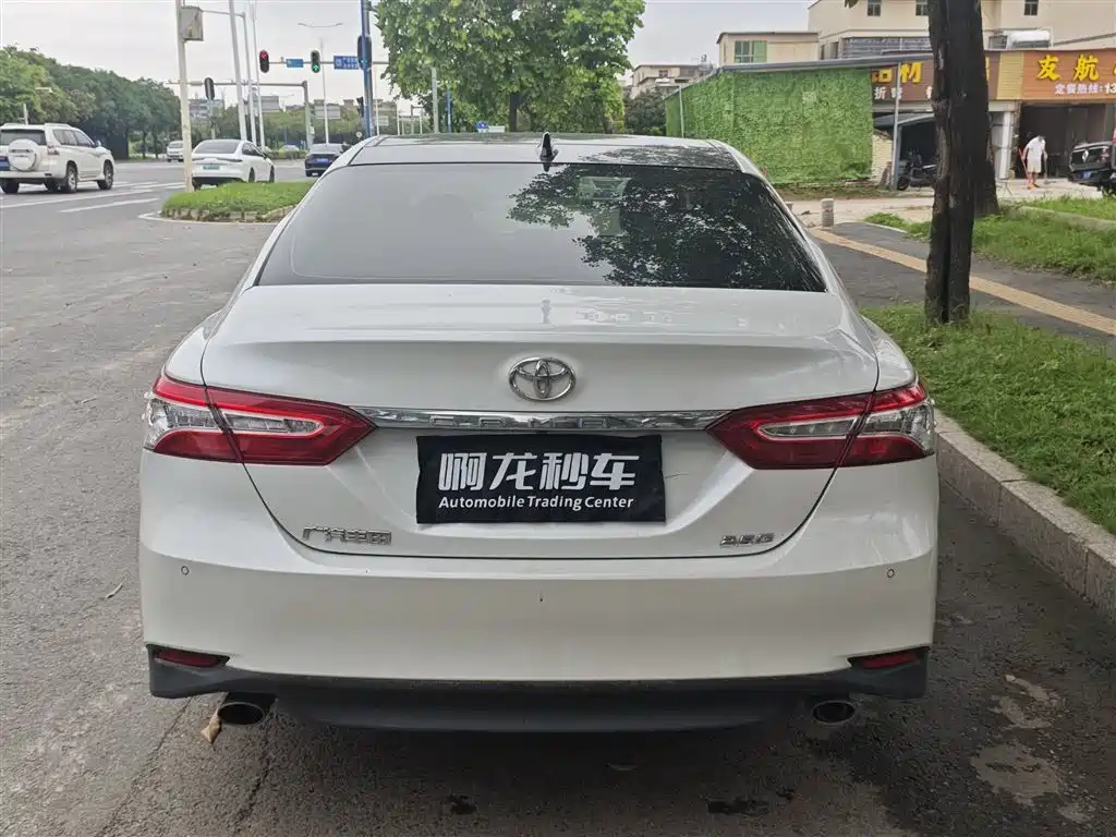 Toyota Camry 2022 — фото 4