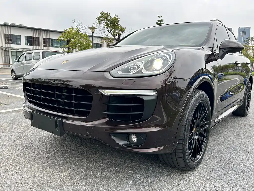 Porsche Cayenne 2017 — фото 13