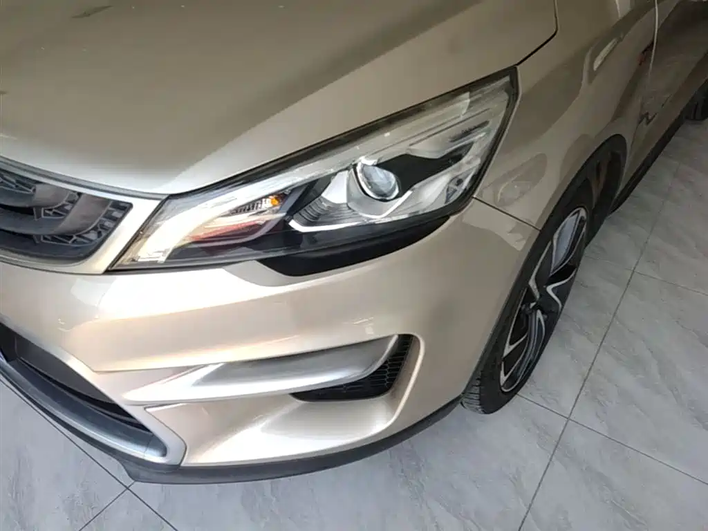 Geely Emgrand GS 2018 — фото 24
