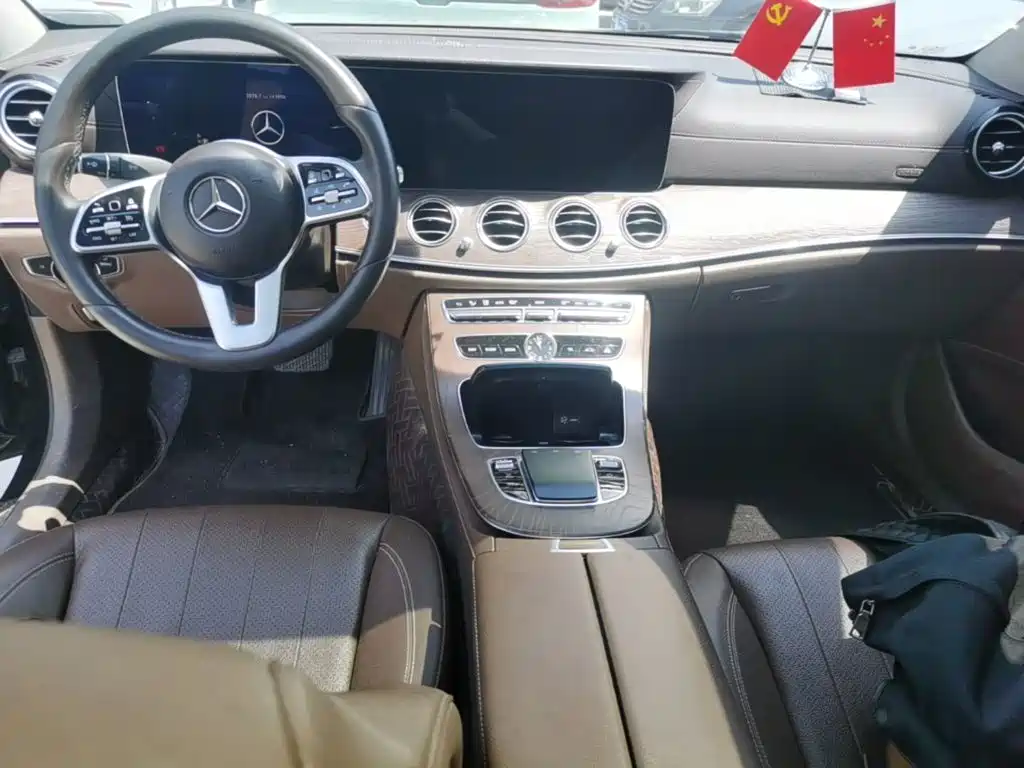 Mercedes-Benz E-Class 2019 — фото 10