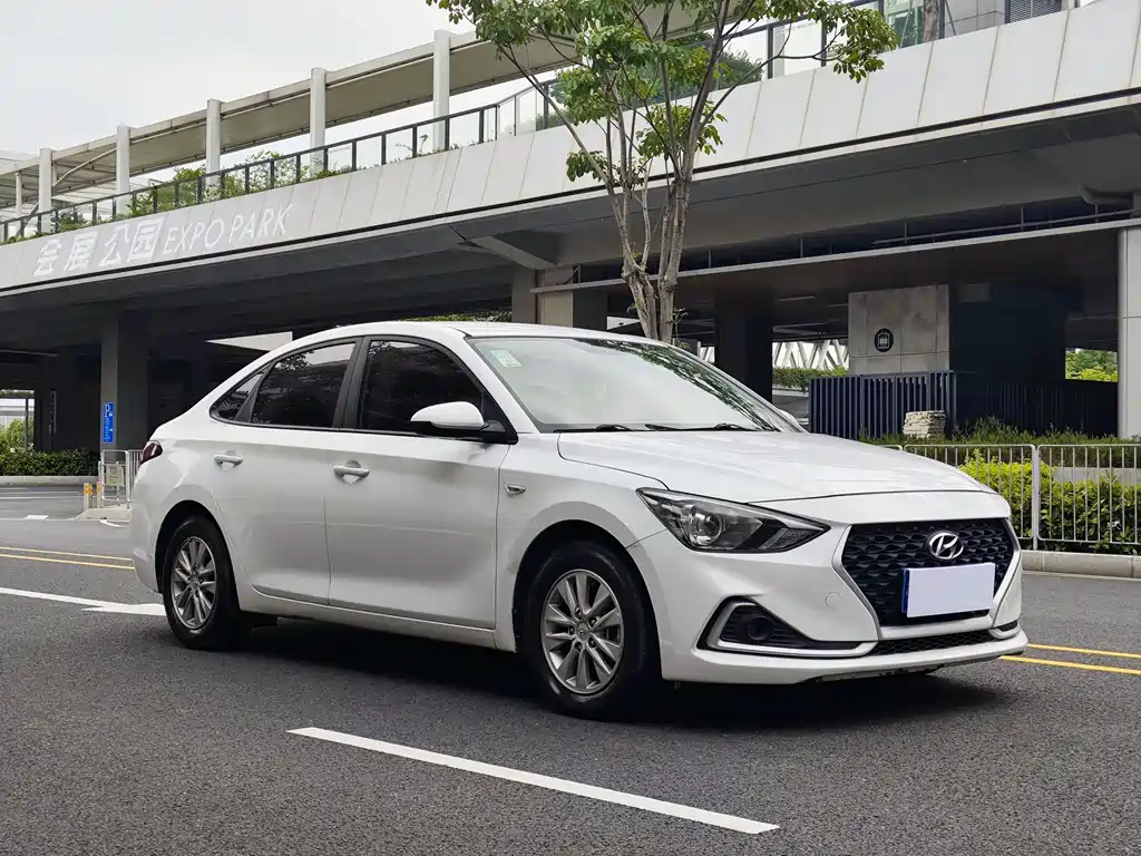 Hyundai Elantra 2018 — фото 3