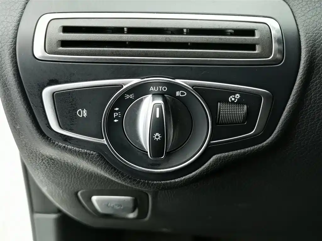 Mercedes-Benz GLC 2017 — фото 21