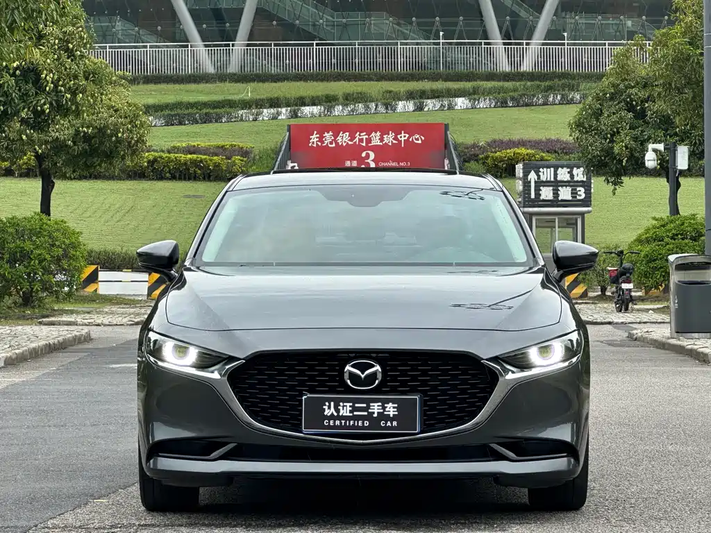 Mazda 3 Axela 2020 — фото 2