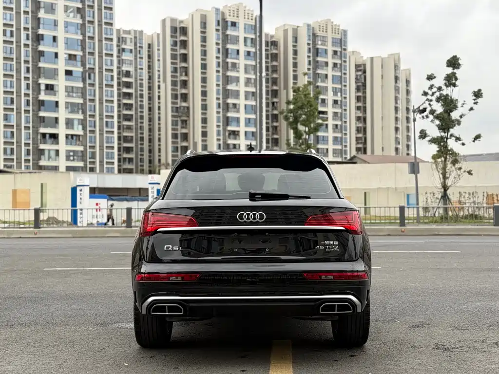 Audi Q5L 2023 — фото 6