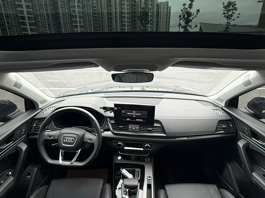 Audi Q5L 2023 — фото 14