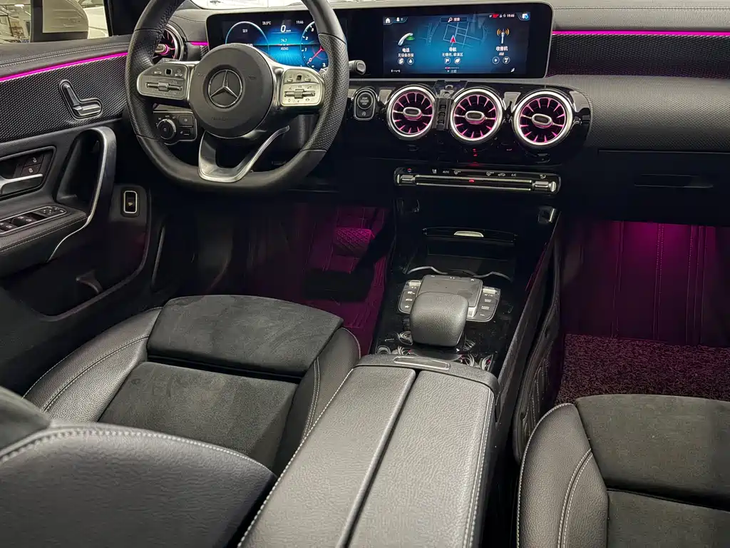 Mercedes-Benz A-Class 2020 — фото 11