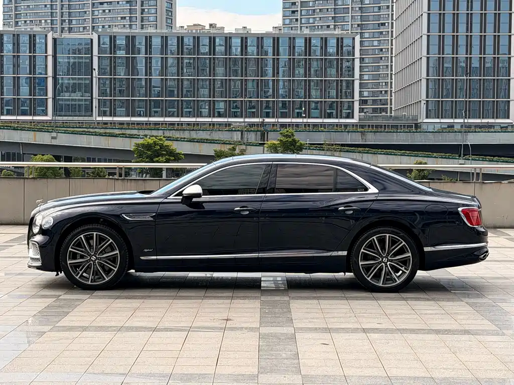 Bentley Flying Spur PHEV 2022 — фото 3