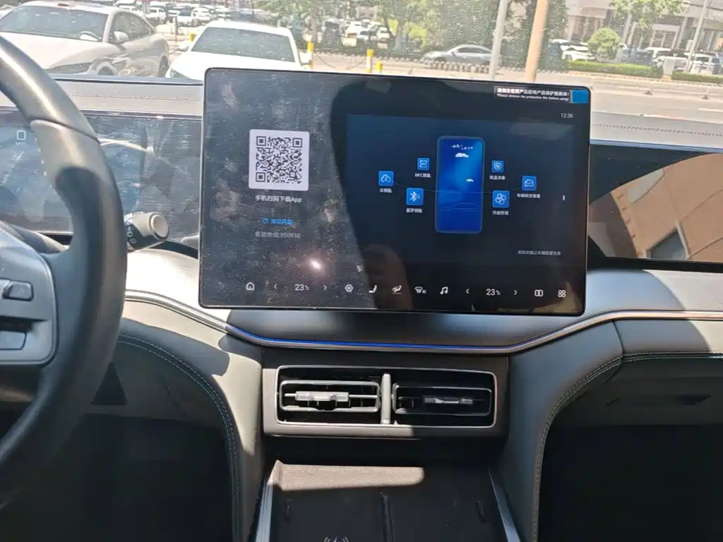 BYD L DM-i 2025 — фото 13