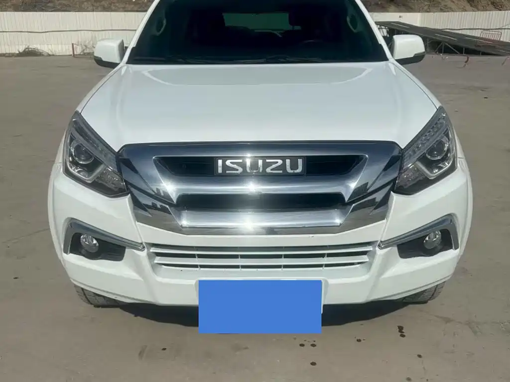 Isuzu MU-X 2023 — фото 2