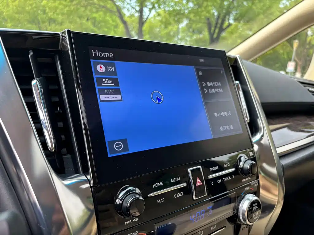 Toyota Vellfire 2023 — фото 15