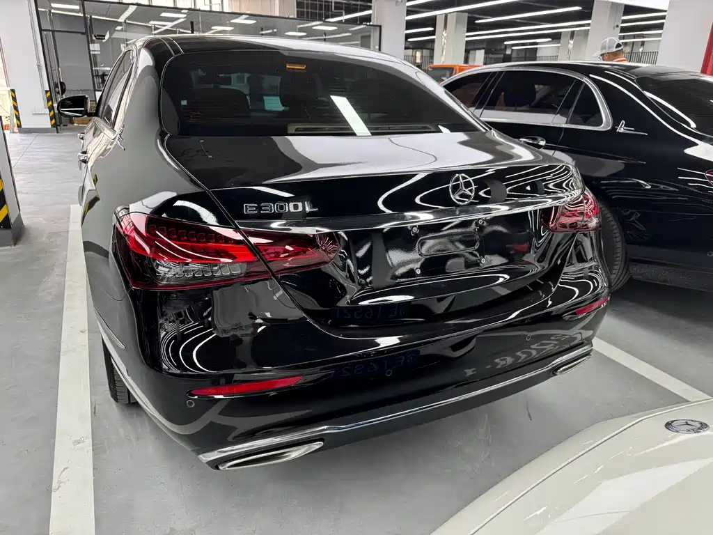 Mercedes-Benz E-Class 2023 — фото 14