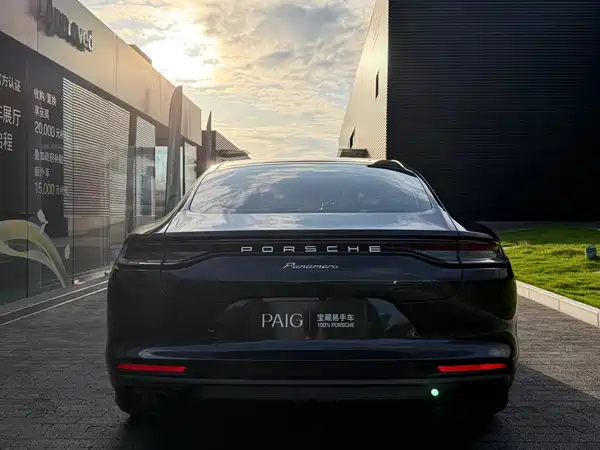 Porsche Panamera 2021
