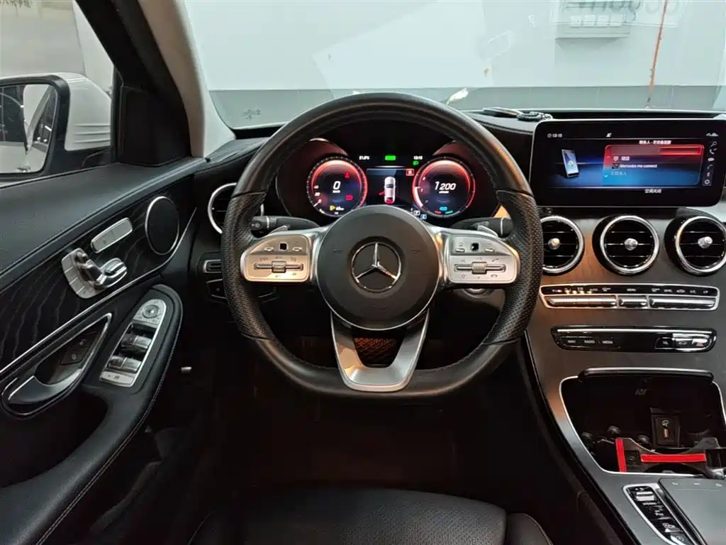 Mercedes-Benz C-Class 2020 — фото 17