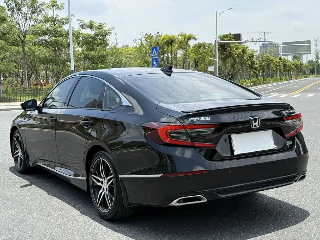 Honda Accord 2022 — фото 12