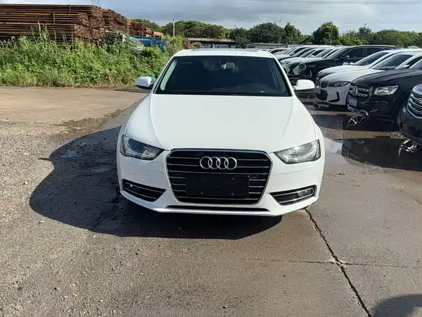 Audi A4L 2015