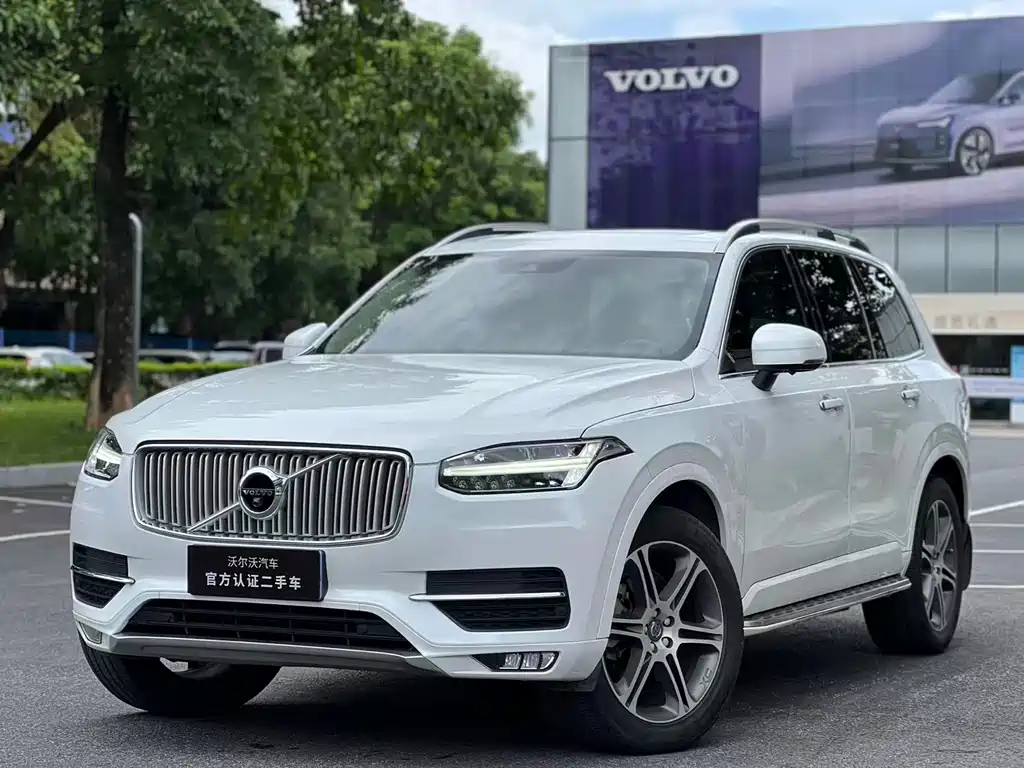 Volvo XC90 2018 — фото 1