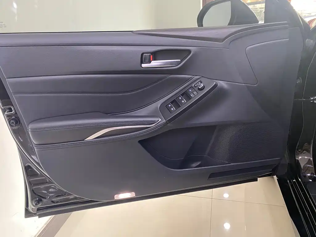 Toyota Avalon 2023 — фото 12