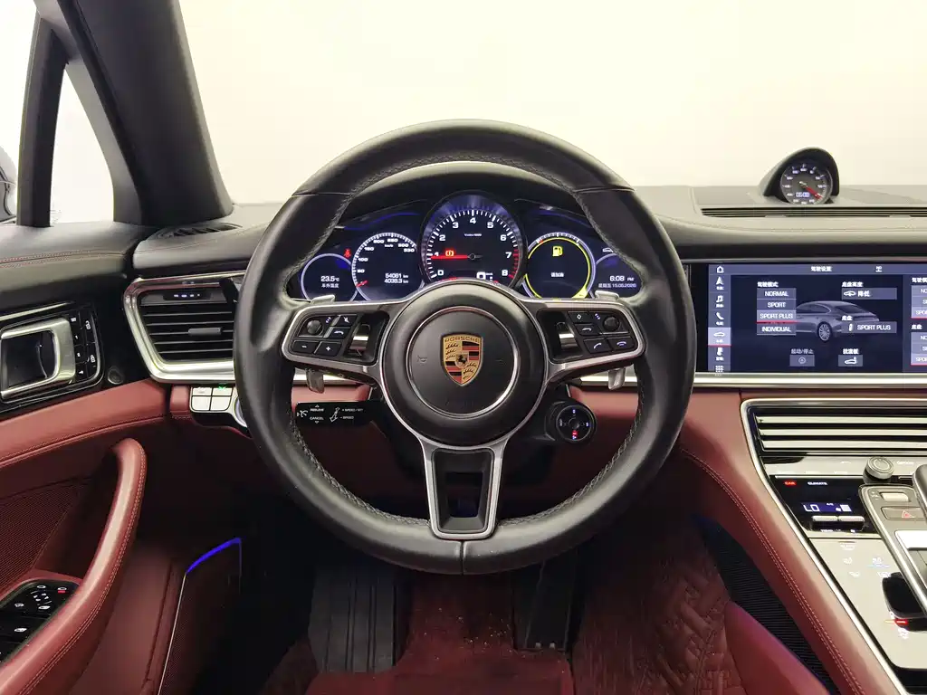 Porsche Panamera 2019 — фото 11