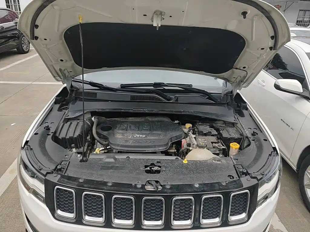 Jeep Compass 2020 — фото 20