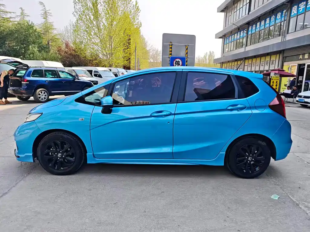 Honda Fit 2018 — фото 4