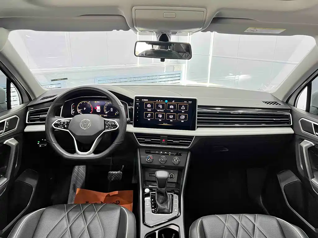 Volkswagen Tiguan L 2023 — фото 15