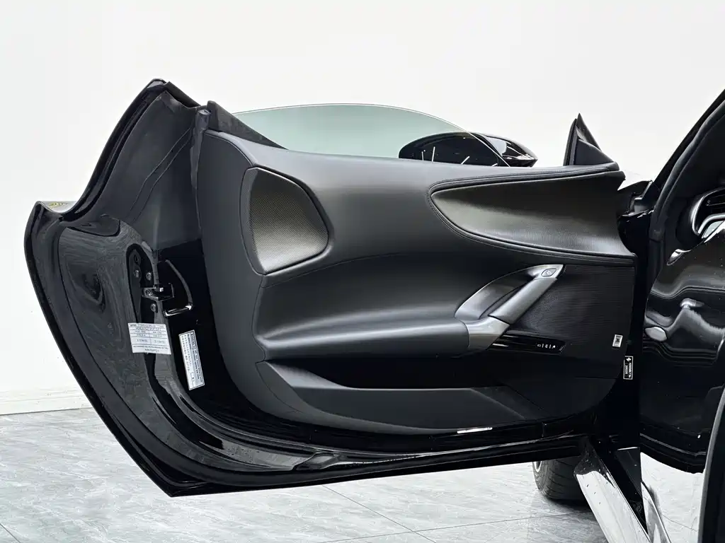 Ferrari SF90 2023 — фото 19