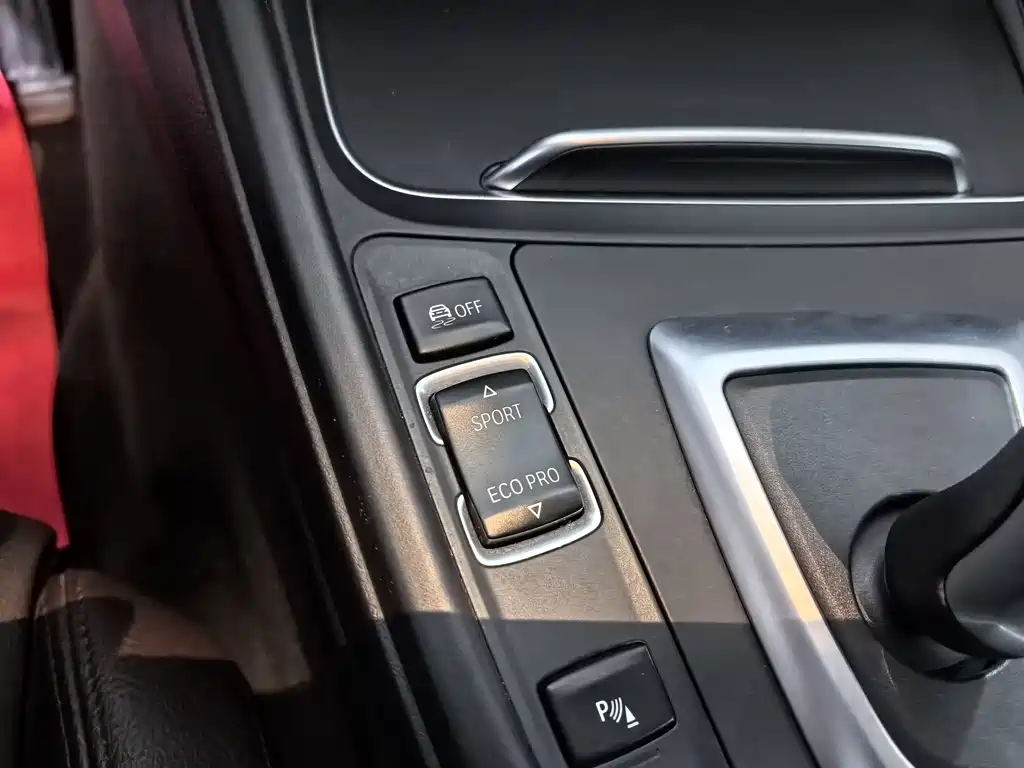 BMW 3 Series 2019 — фото 11