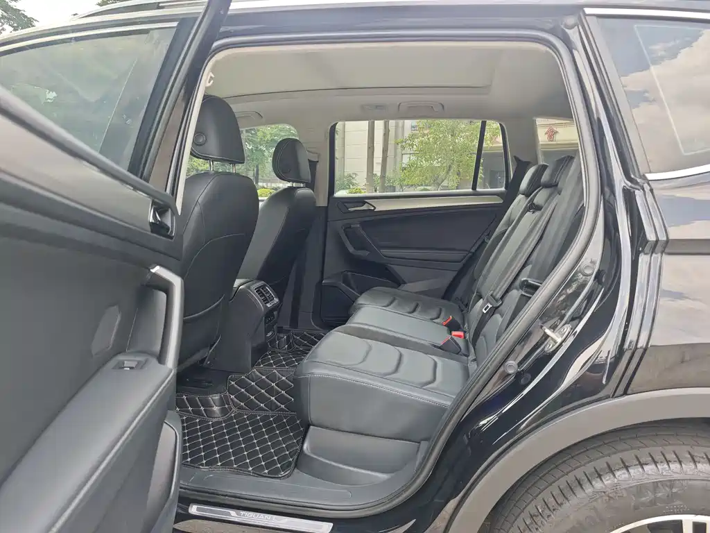 Volkswagen Tiguan L 2021 — фото 13