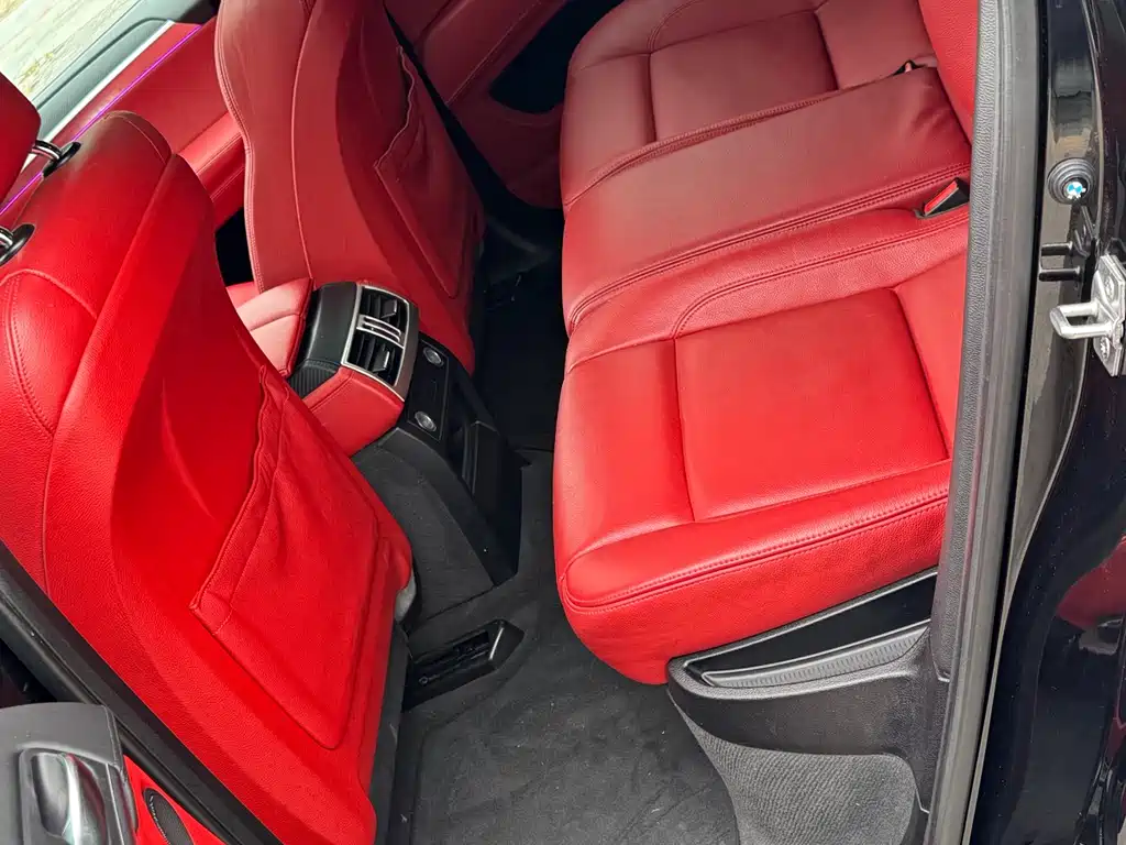 BMW X6 M 2013 — фото 18