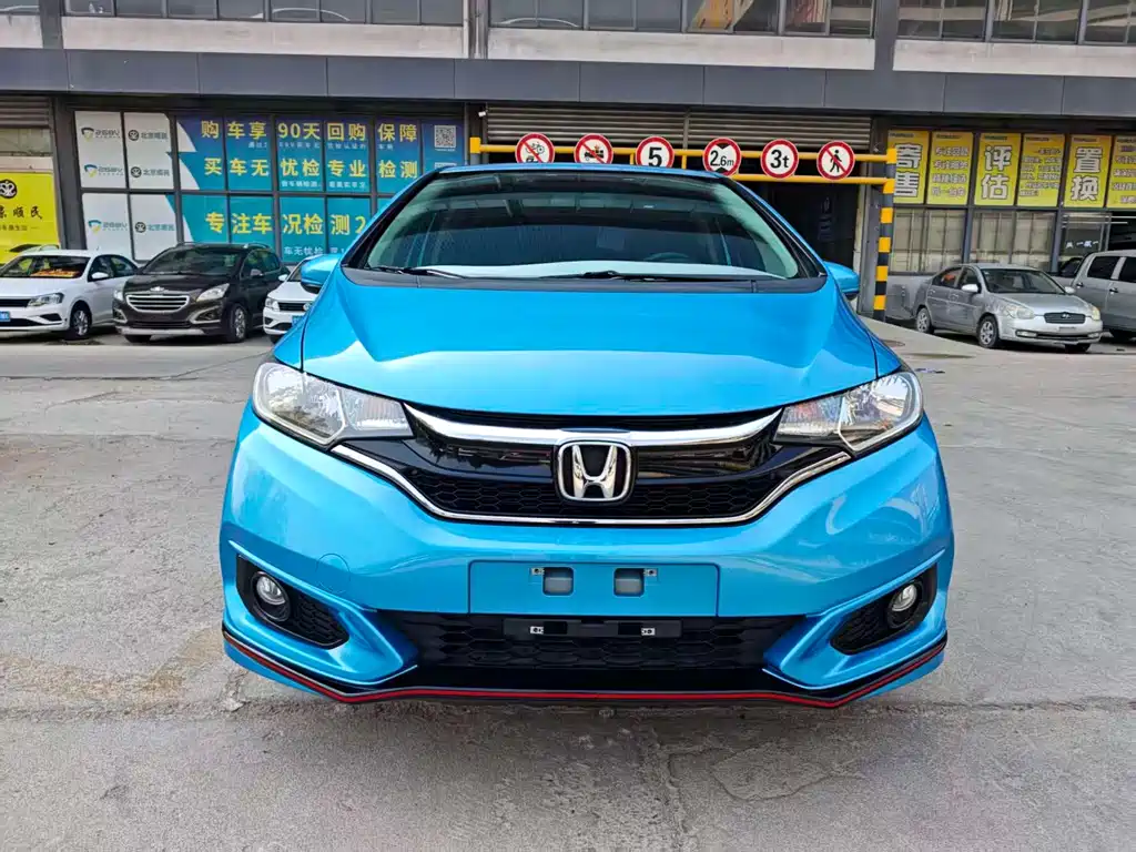 Honda Fit 2018 — фото 2