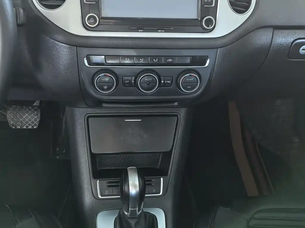Volkswagen Tiguan 2015 — фото 9