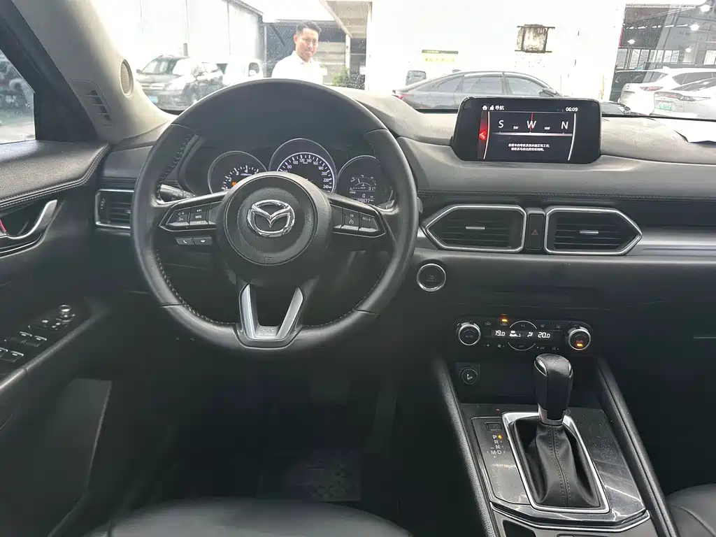 Mazda CX-5 2018 — фото 10
