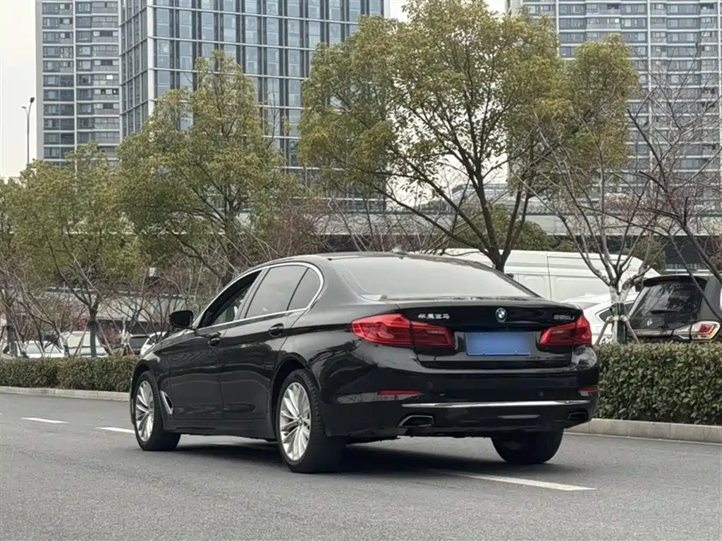 BMW 5 Series 2019 — фото 5