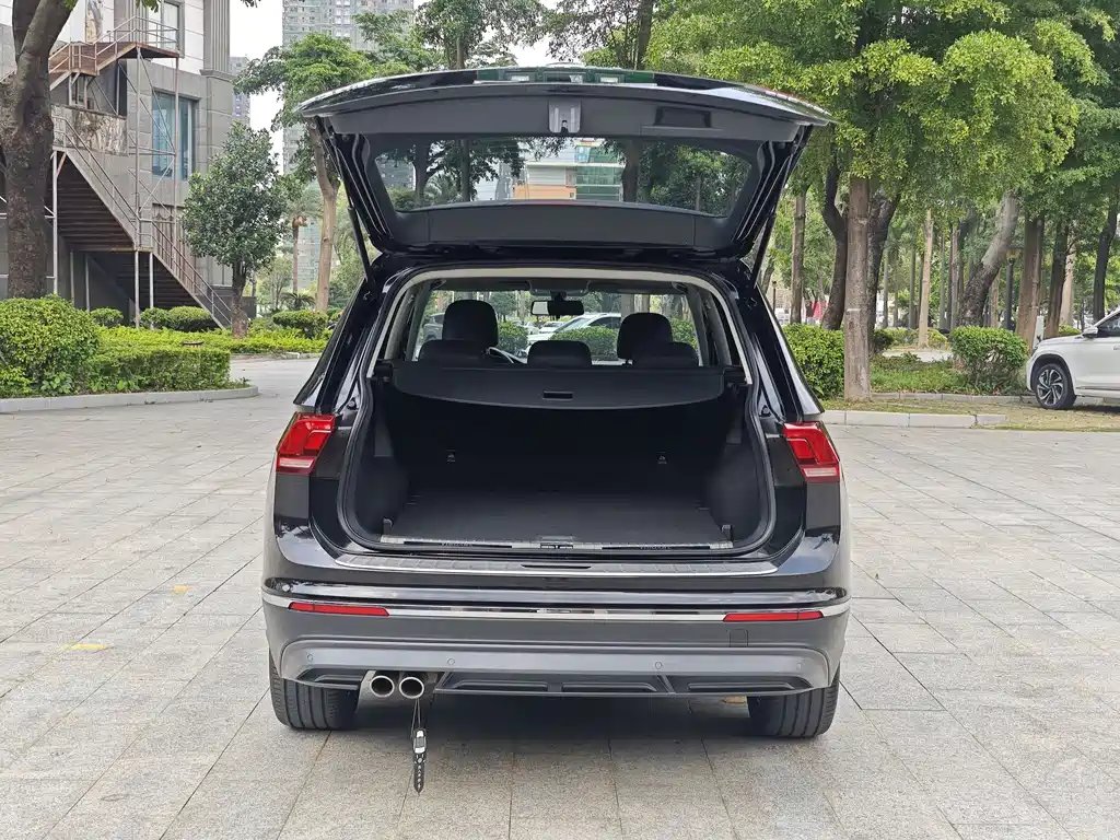 Volkswagen Tiguan L 2021 — фото 23