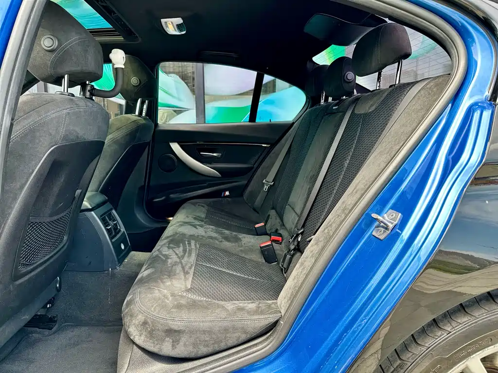 BMW 3 Series 2017 — фото 10