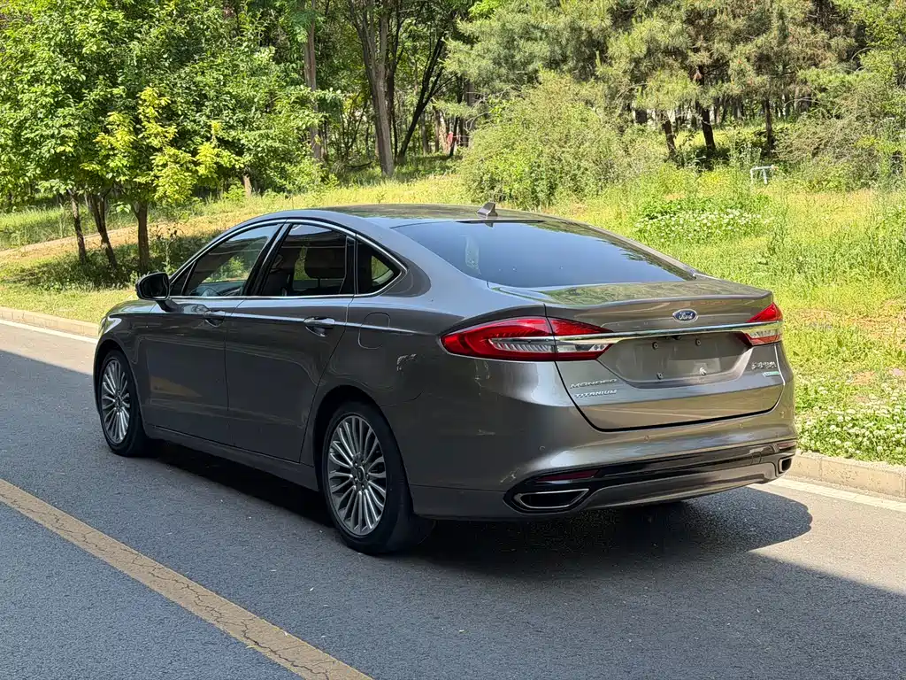 Ford Mondeo 2017 — фото 18