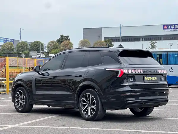 Lynk & Co 09 EM-P 2022