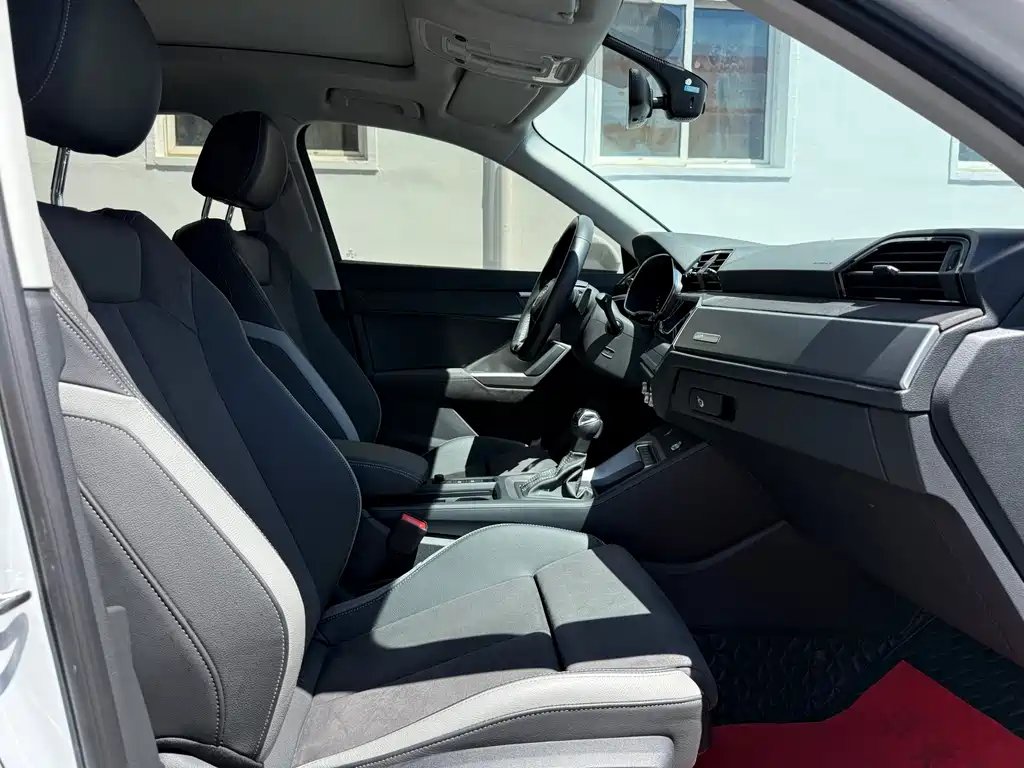 Audi Q3 2023 — фото 25