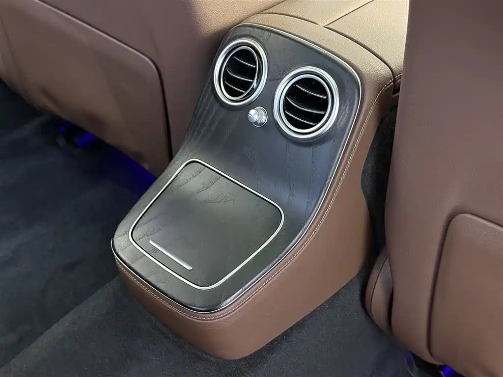 Mercedes-Benz E-Class 2022 — фото 18