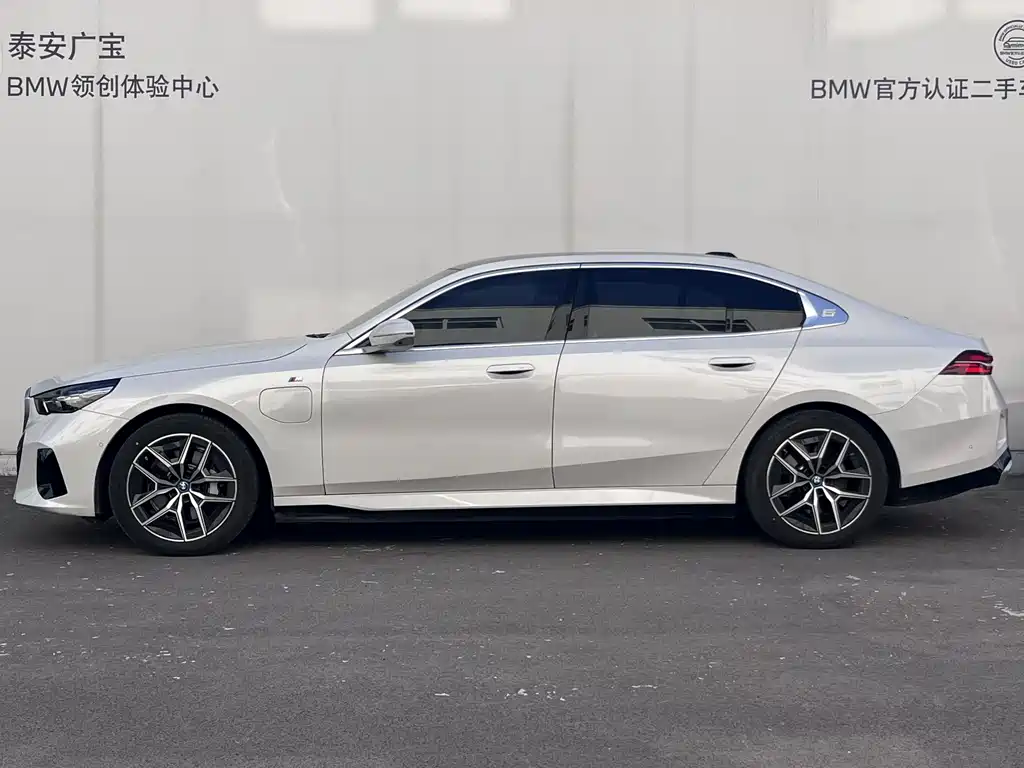 BMW i5 2024 — фото 3