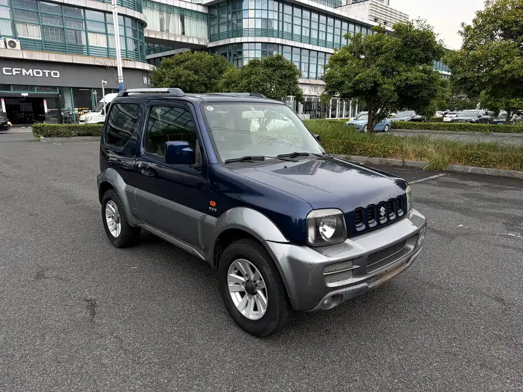 Suzuki Jimny 2010 — фото 3