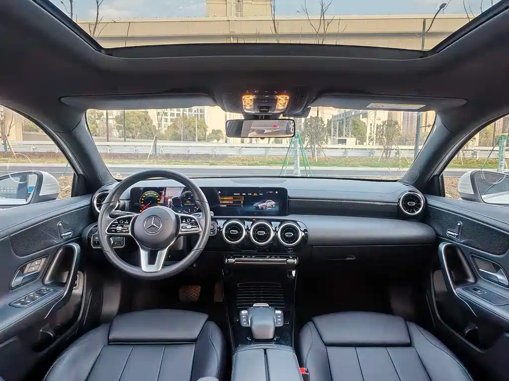 Mercedes-Benz A-Class 2021 — фото 18