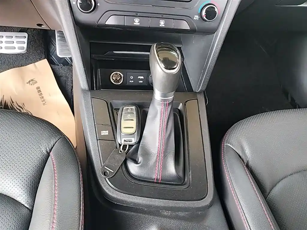 Hyundai Elantra 2018 — фото 14